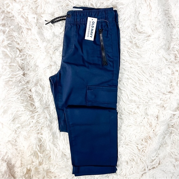 ❌SOLD❌ Old Navy Boys Built-In Flex Tapered Tech Cargo Pants, Size S (6-7) - Picture 5 of 10